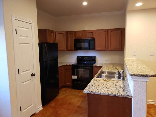 Photo - Spacious 3 Bed / 2.5 Bath Townhome in Quiet North Side Community Unit 104