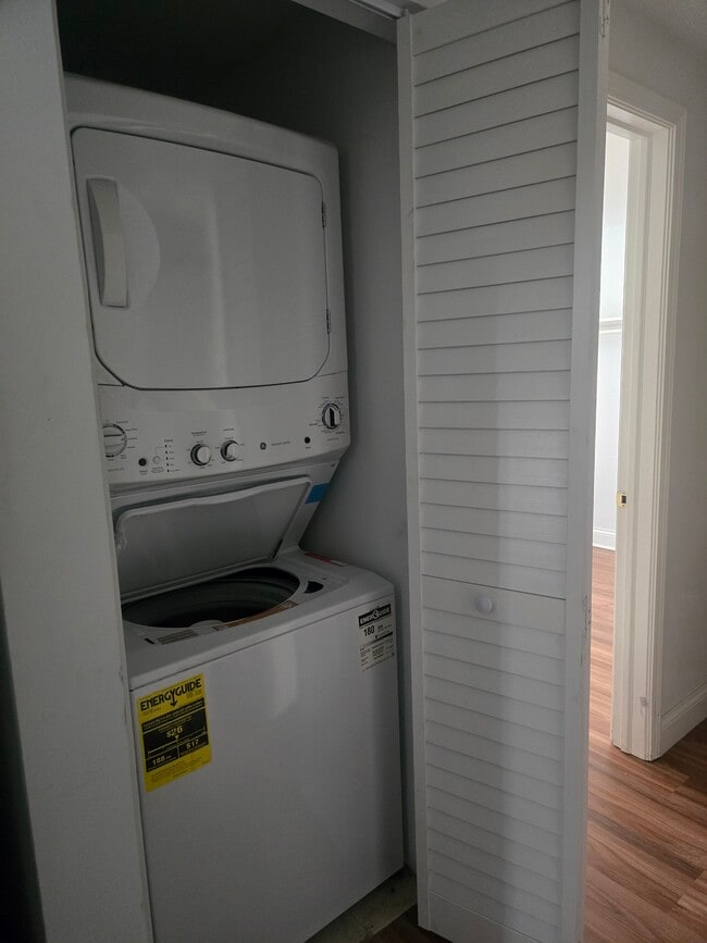 Photo - 2325 W Rice St Unidad #1E