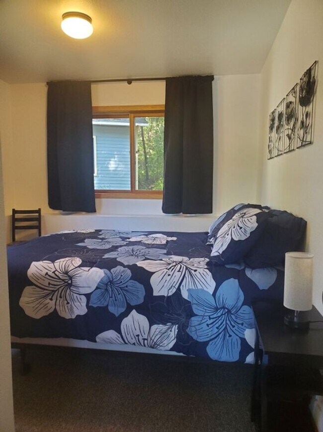 Photo - 2 Bed, 1 Bath Cabin - Fully Furnished! - a...