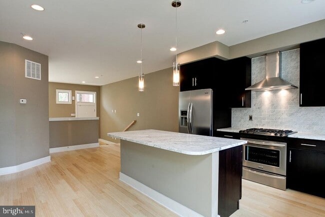 Building Photo - Fishtown Townhome