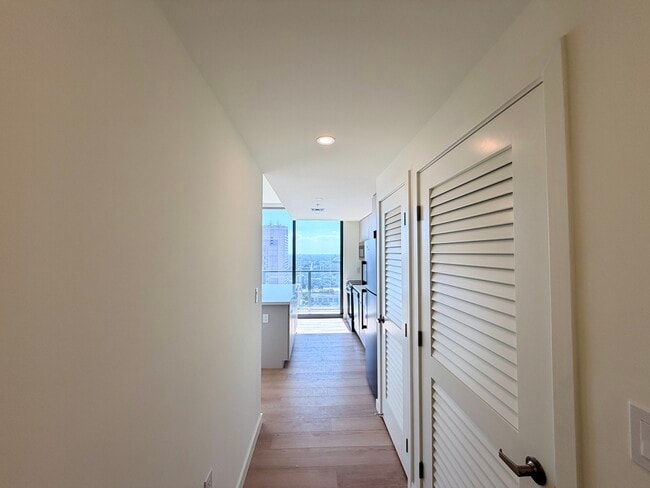 Building Photo - 405 NW 6th St Unit A