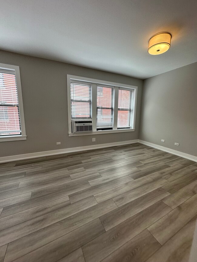 3943 N Janssen Ave Unidad 2bd