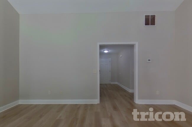 Photo - 231 W Oak St