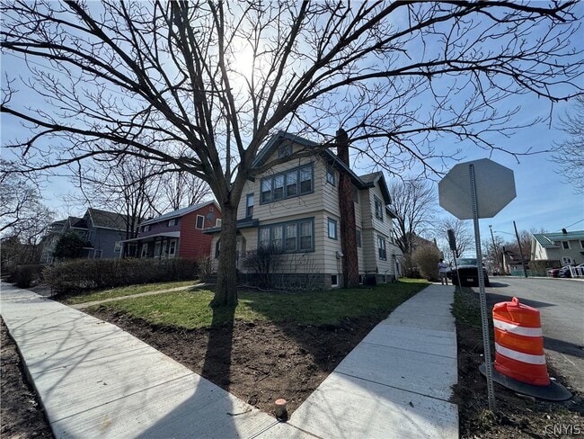 Photo - 295-97 N Midler Ave