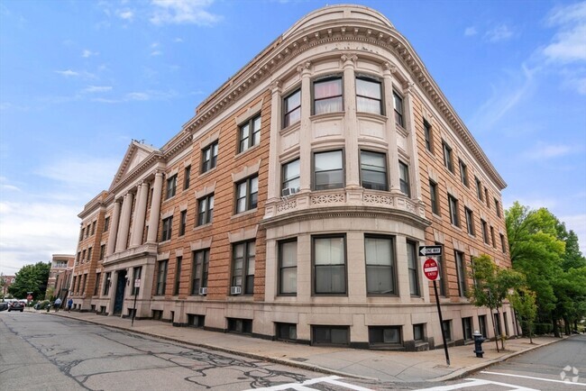 Building Photo - 9 Sewall Ave Unit 117 Rental