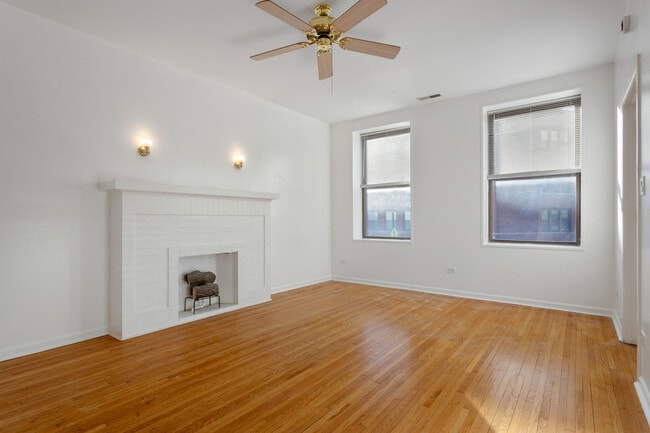 Photo - 3320 W Diversey Ave