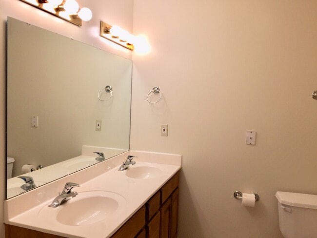 Photo - 1692 Oriole Dr