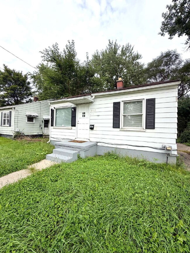 987 S Ballenger Hwy