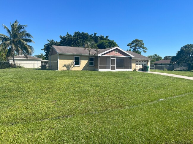 Photo - 2901 SW Birtle Ct
