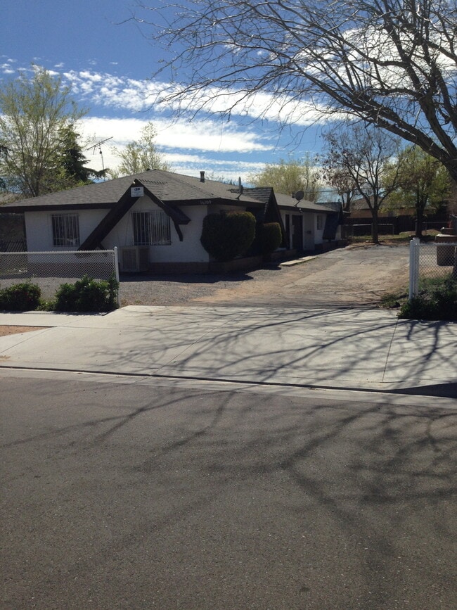 Building Photo - 16109 Spruce St Unit #B