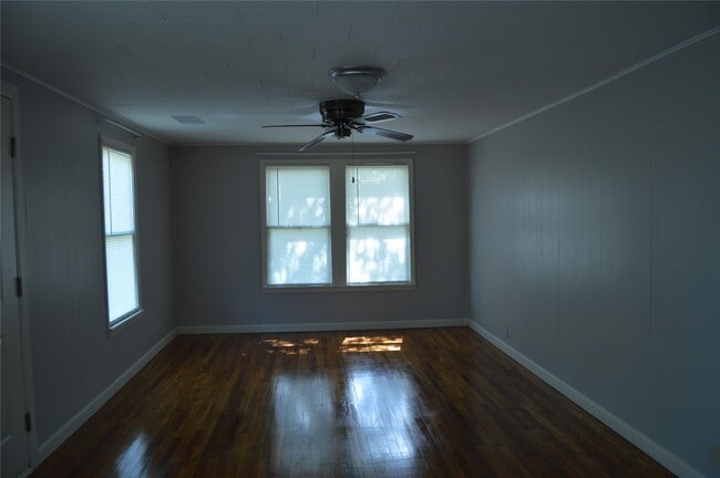 Building Photo - 110 Cedar St