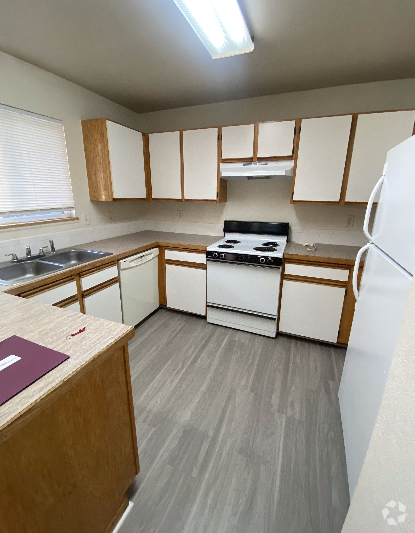 Building Photo - 219 W Myrtle St Unit C Rental