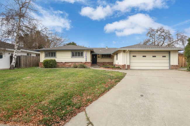 Exterior - 1177 Fay Cir