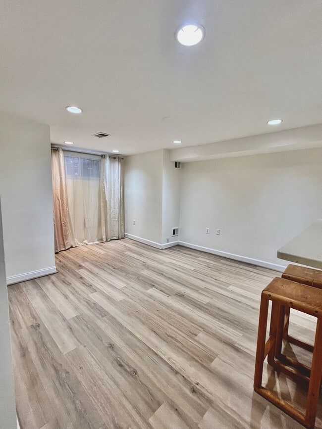 Photo - 1446 Newton St NW