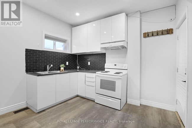 Photo - 123 Pamilla St Unité 4