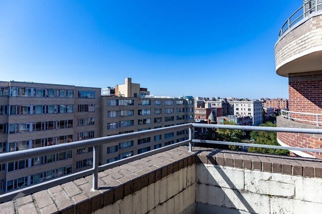 Photo - 1401 17th St NW