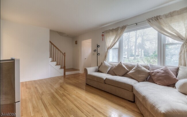 6 Glannon Rd