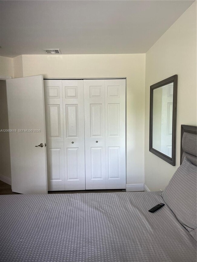 Photo - 246 Avenue L