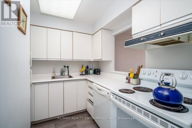 Photo - 21 Overlea Blvd Unit 506