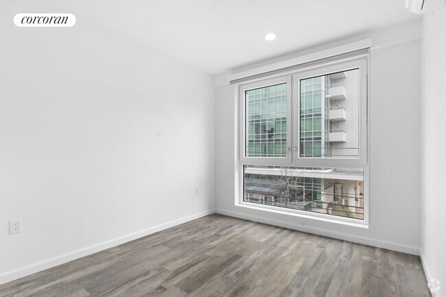 Building Photo - 39-04 29th St Rental