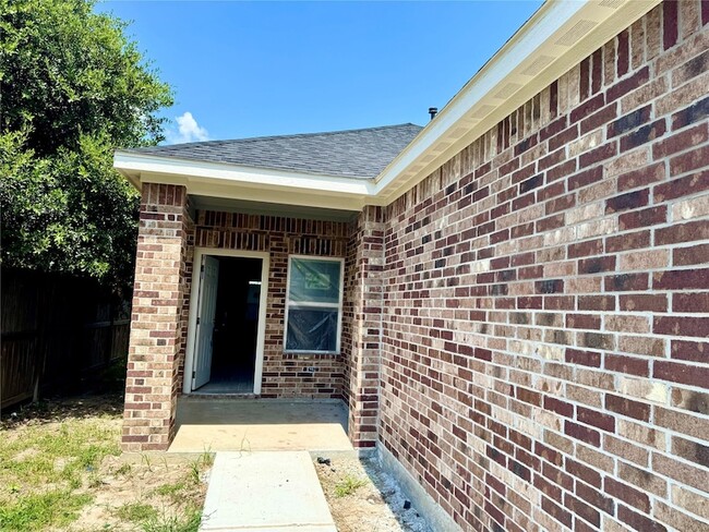 Photo - 17458 Wigeon Way Dr