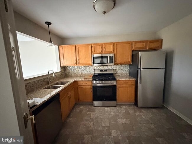 Photo - 156 Sparrow Rd