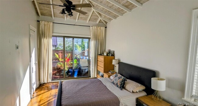 Photo - 28 E Walnut St