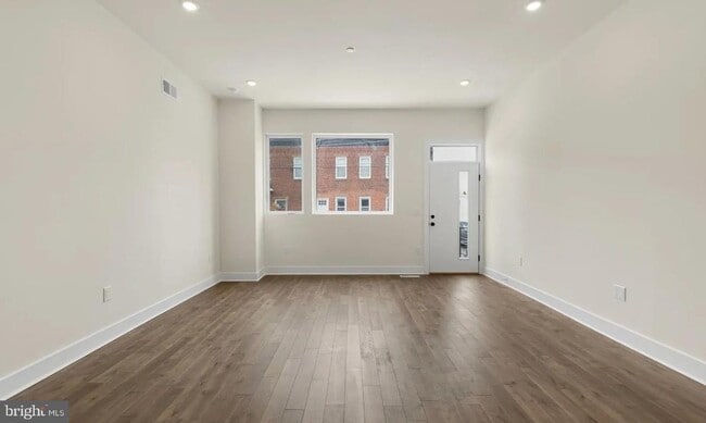 Photo - 2719 Lefevre St