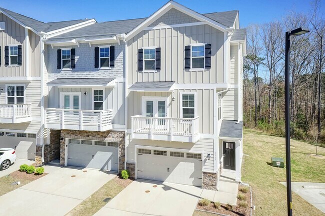 Photo - Four Bedroom Townhome!