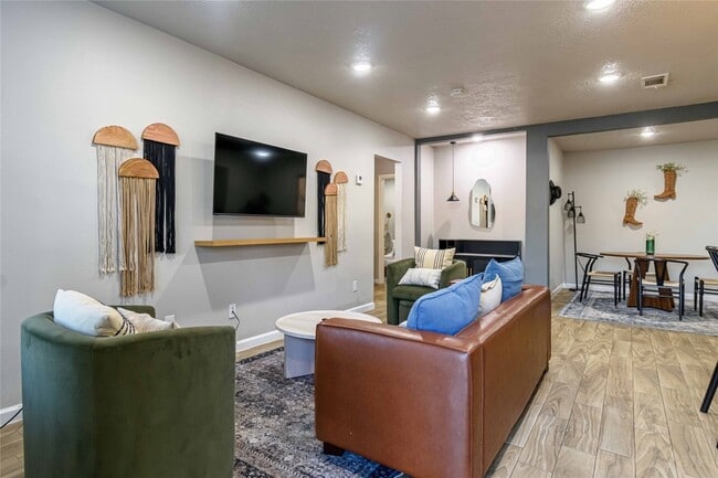 Photo - 3818 Blodgett St