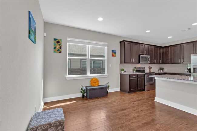 Photo - 724 Coconut Grove St