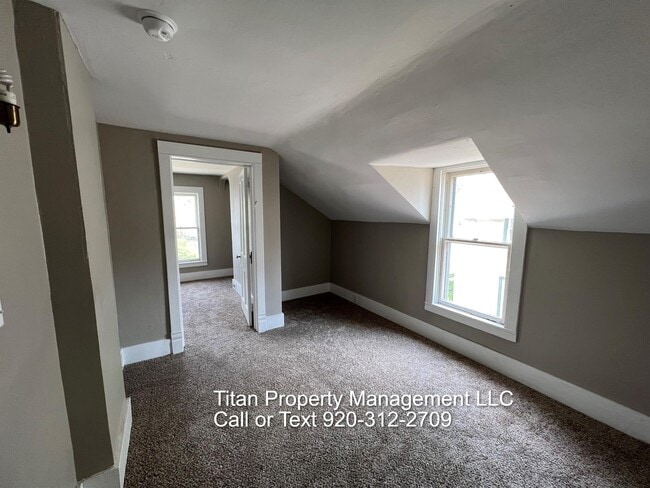 Photo - 757 Woodland Ave