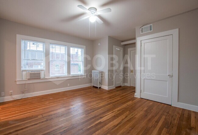 Building Photo - 674 Somerset Terrace NE Unit 7