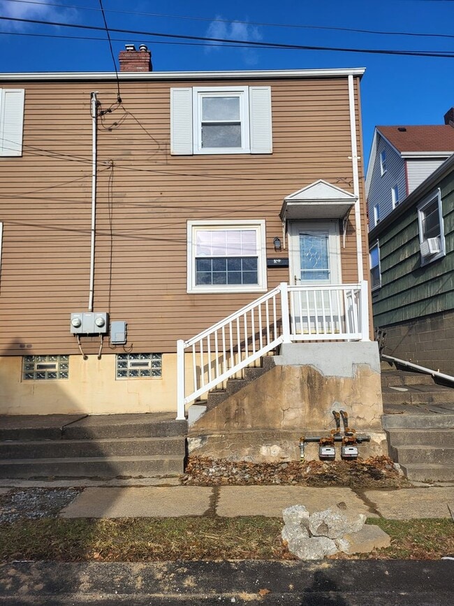 Building Photo - Two bedroom one bath in Dravosburg! Available now!