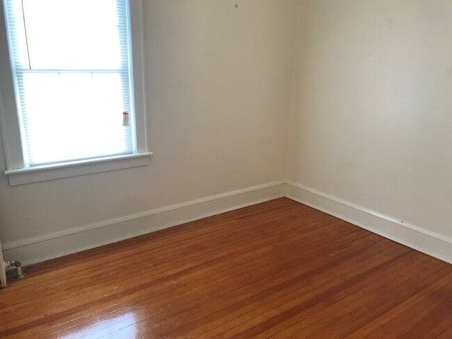 Photo - Braddock Rd Boening Unit Apt 2