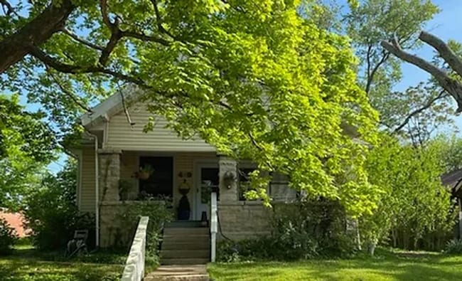 Building Photo - 409 E University St