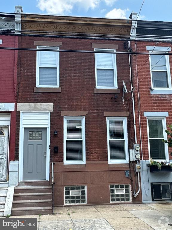 Building Photo - 1741 S 19th St Unit 1ST FLOOR Rental