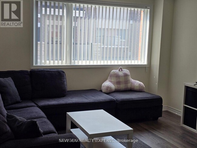 Photo - 230 Lagerfeld Dr