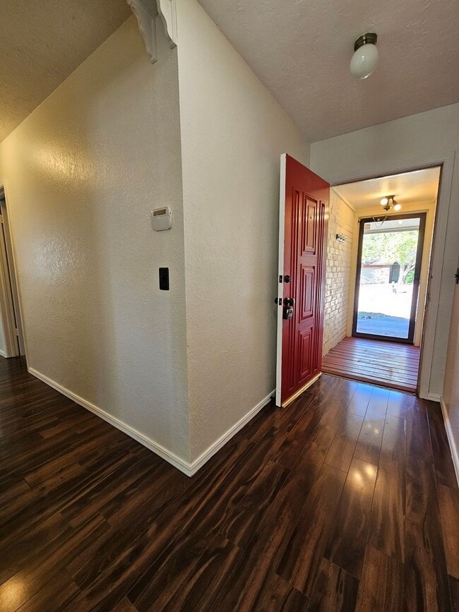 Photo - (3) Bed/(2) Bath Avail NOW! Oakhurst Addit...