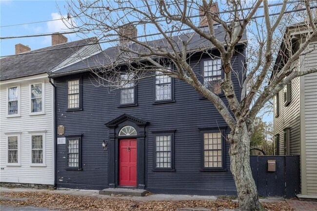 73 Thames St Unit B