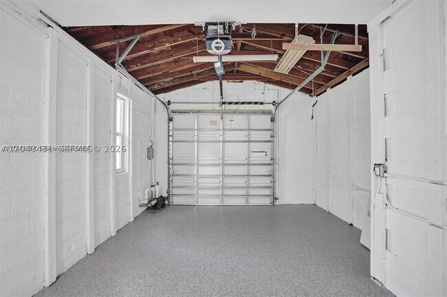 Photo - 630 NE 52nd St