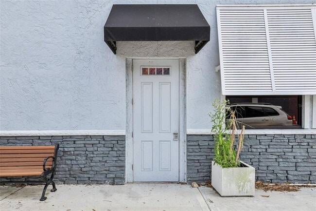 Photo - 801 W Montrose St Unit SW