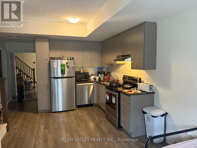 Photo - 2789 Eglinton Ave E