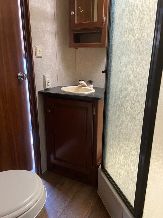 Photo - 1219 16th St Unidad Studio