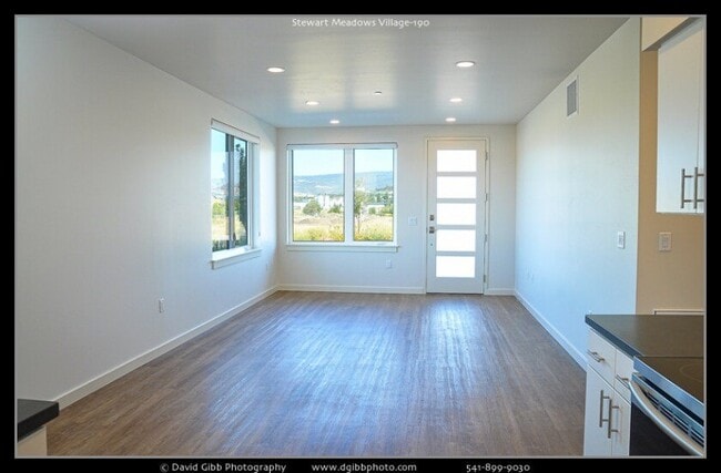 1566 Myers Ln Unit 102