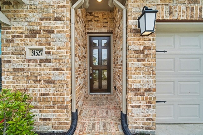 Photo - 31527 Splitting Willow Ln