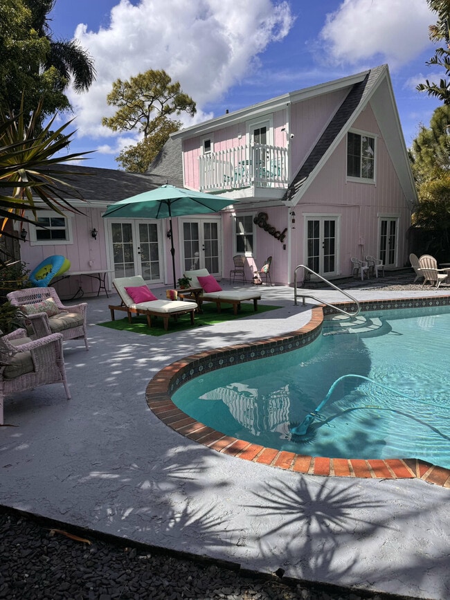 Building Photo - 1256 Palmetto Rd