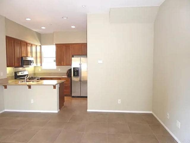 Photo - 472 Almond Rd