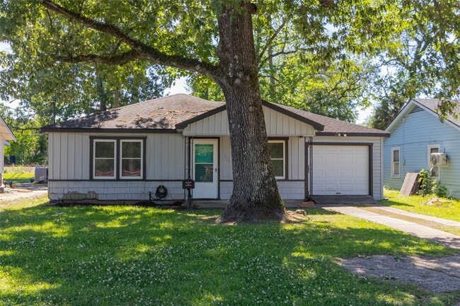 Building Photo - 4425 Harding Dr