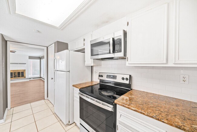 Building Photo - 7716 Challie Ln Unit 7716